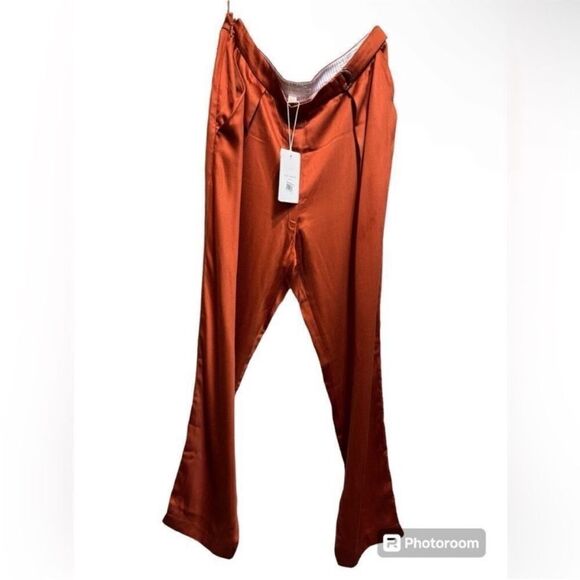 Ted Baker NWT Camilat Tapered Leg Trouser Pants in
Rust Size 8 - Picture 9 of 9